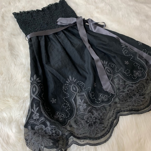 Black tunic with bow ribbon - Picture 3 of 5